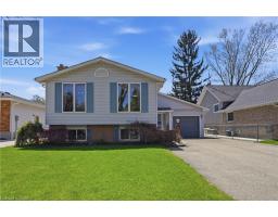 13 FALLINGBROOK Drive, Fonthill, Ontario