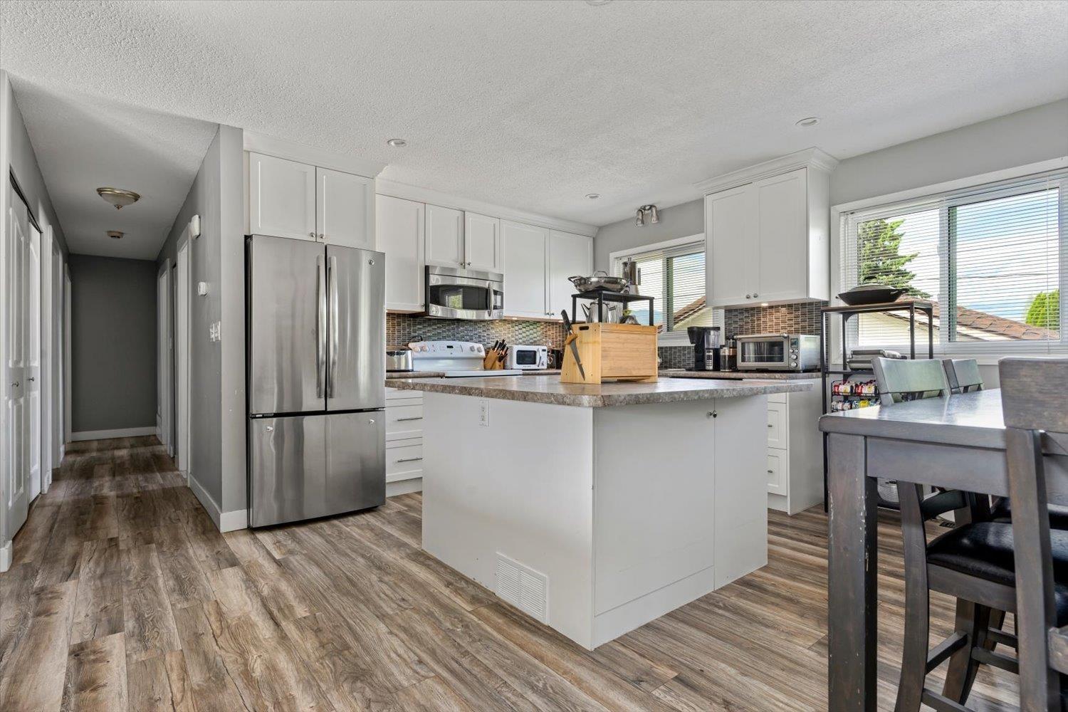 46565 Mccaffrey Boulevard, Chilliwack Proper South, Chilliwack, British Columbia  V2P 1E5 - Photo 4 - R3124897