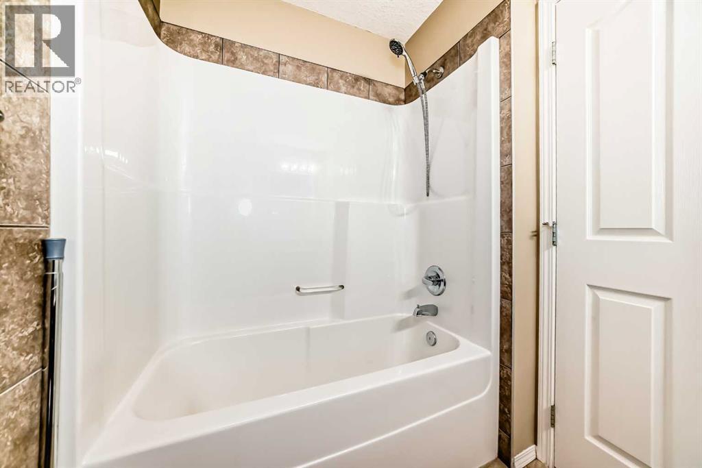 2128 Luxstone Boulevard Sw, Airdrie, Alberta  T4B 0C6 - Photo 28 - A2303539