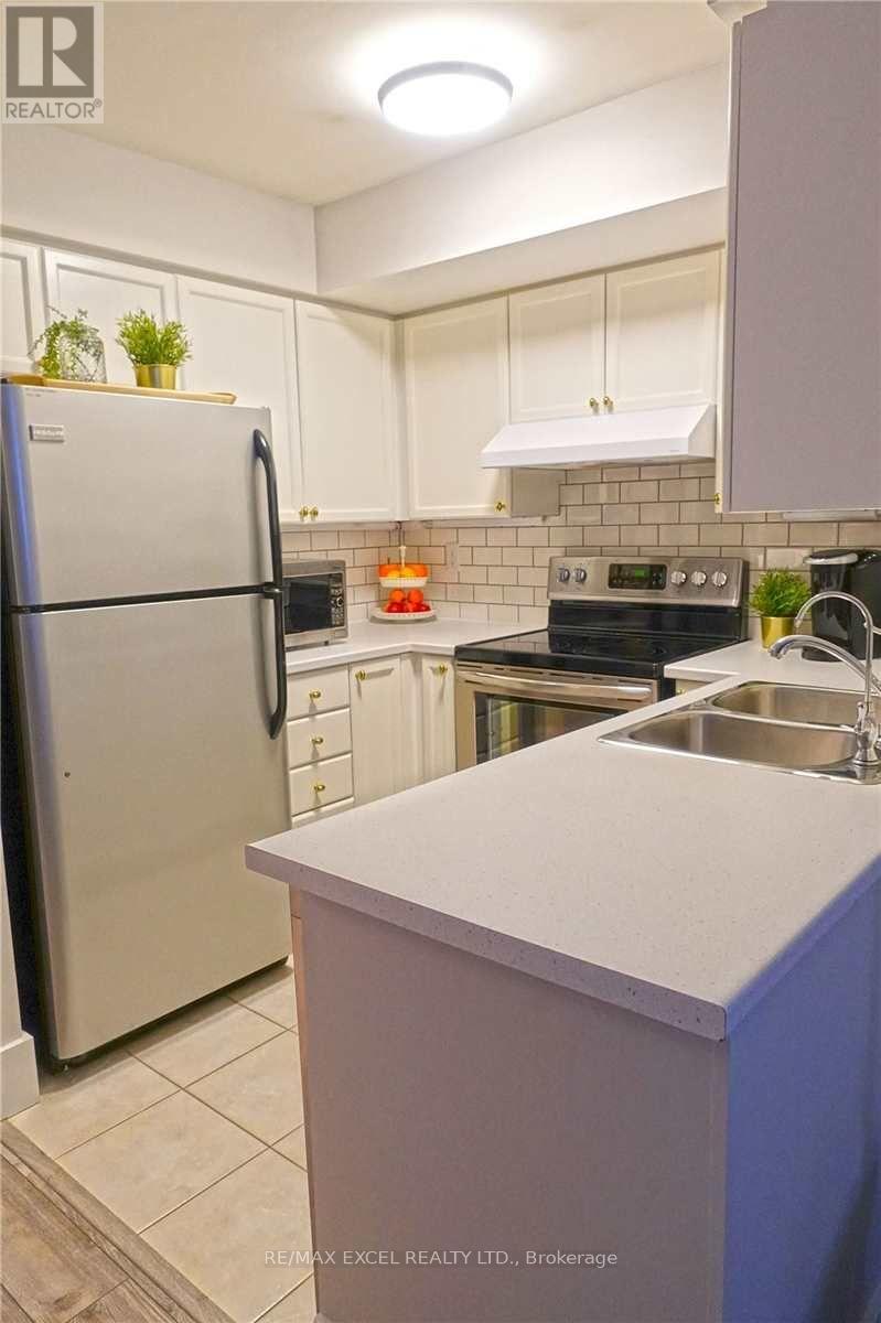 1313 - 1 Rean Drive, Toronto, Ontario  M2K 3C1 - Photo 6 - C13144840