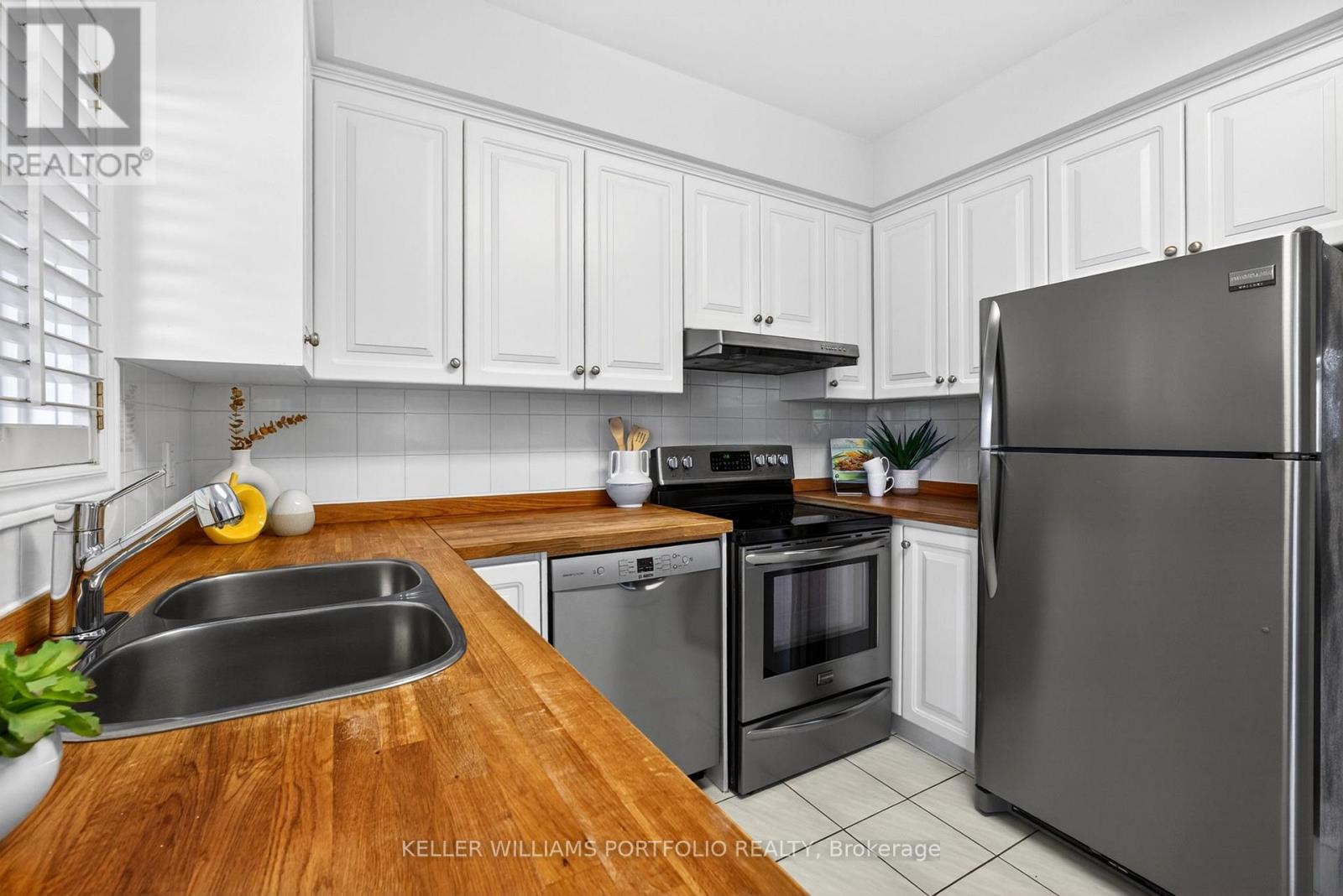81b Ulster Street, Toronto, Ontario  M5S 1E9 - Photo 12 - C13144856