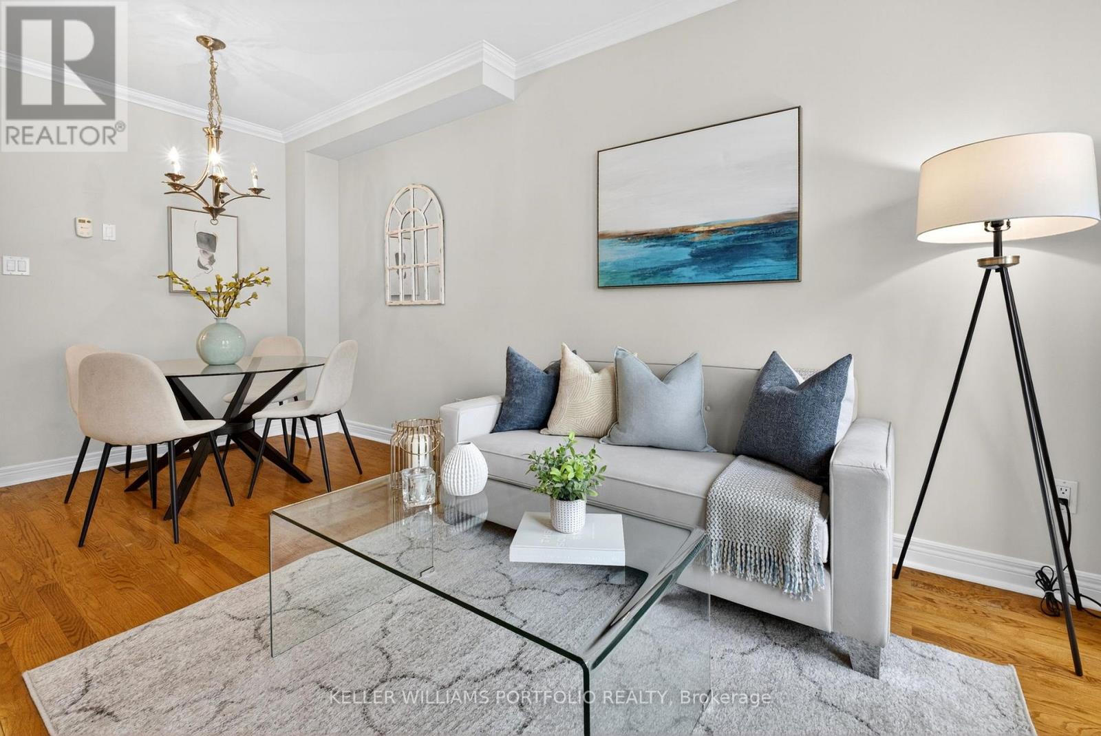 81b Ulster Street, Toronto, Ontario  M5S 1E9 - Photo 3 - C13144856