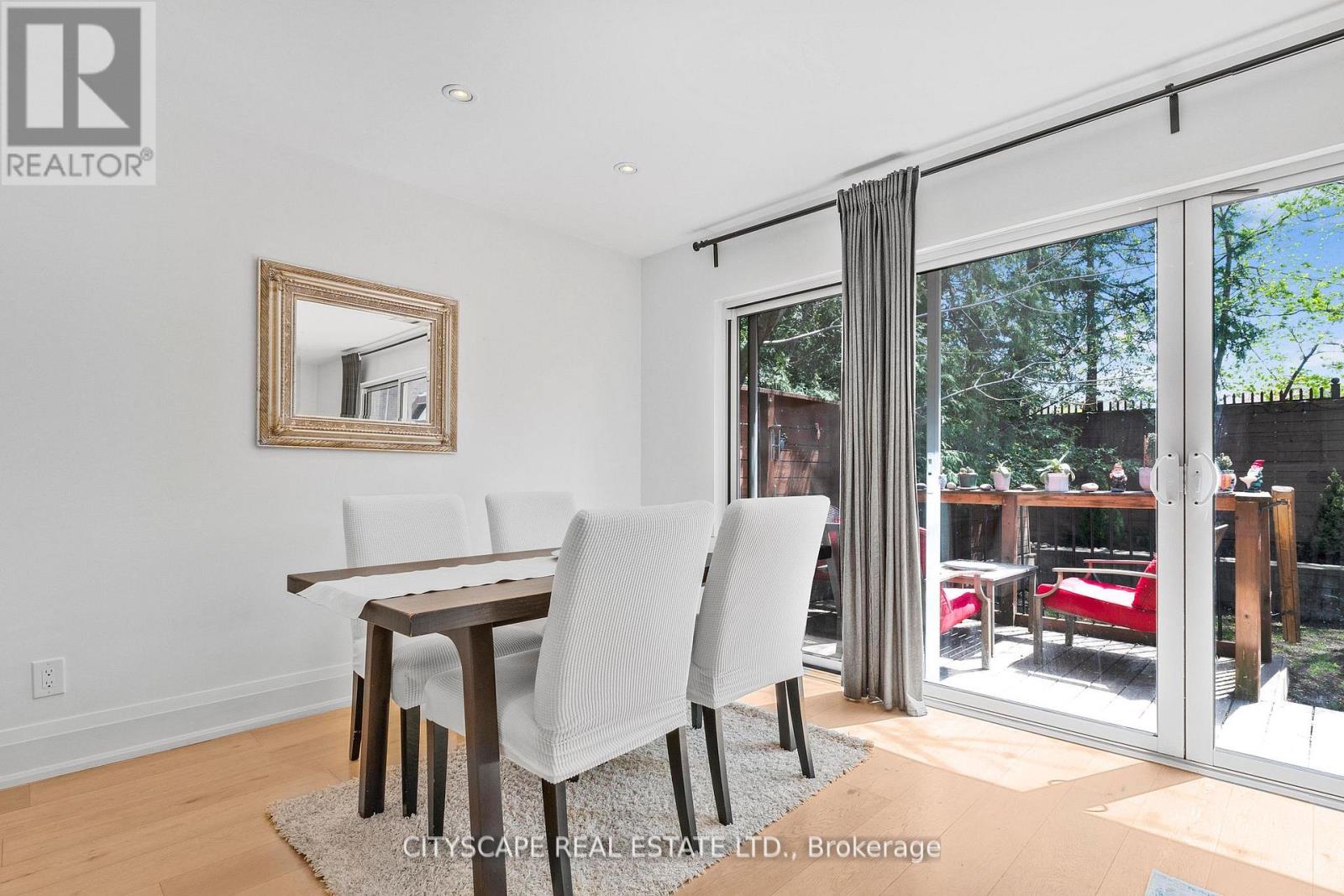555 Castlefield Avenue, Toronto, Ontario  M5N 1L7 - Photo 17 - C13144894