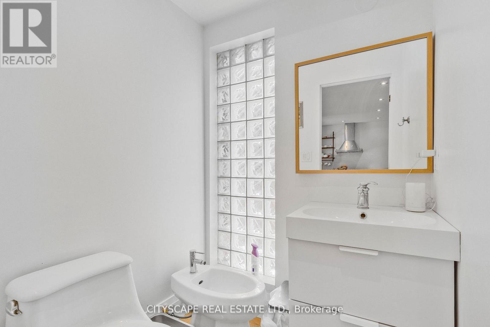 555 Castlefield Avenue, Toronto, Ontario  M5N 1L7 - Photo 29 - C13144894