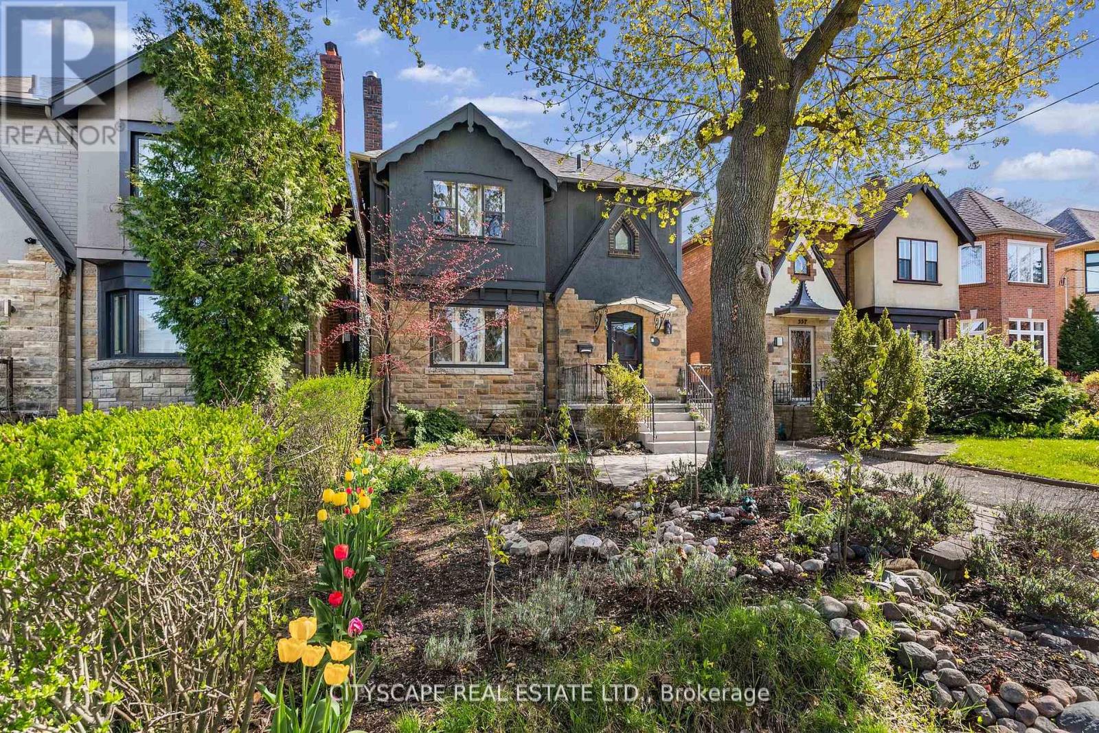 555 Castlefield Avenue, Toronto, Ontario  M5N 1L7 - Photo 3 - C13144894