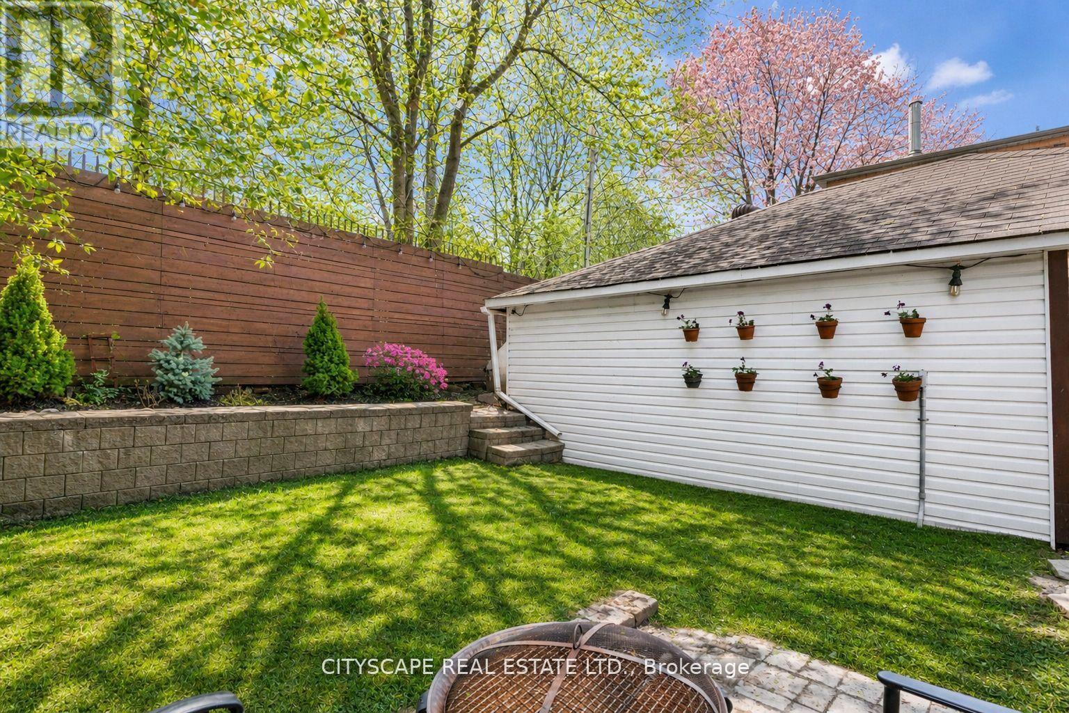 555 Castlefield Avenue, Toronto, Ontario  M5N 1L7 - Photo 31 - C13144894