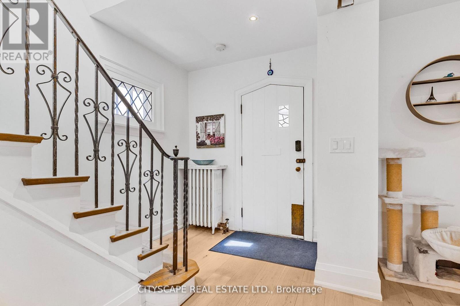 555 Castlefield Avenue, Toronto, Ontario  M5N 1L7 - Photo 5 - C13144894