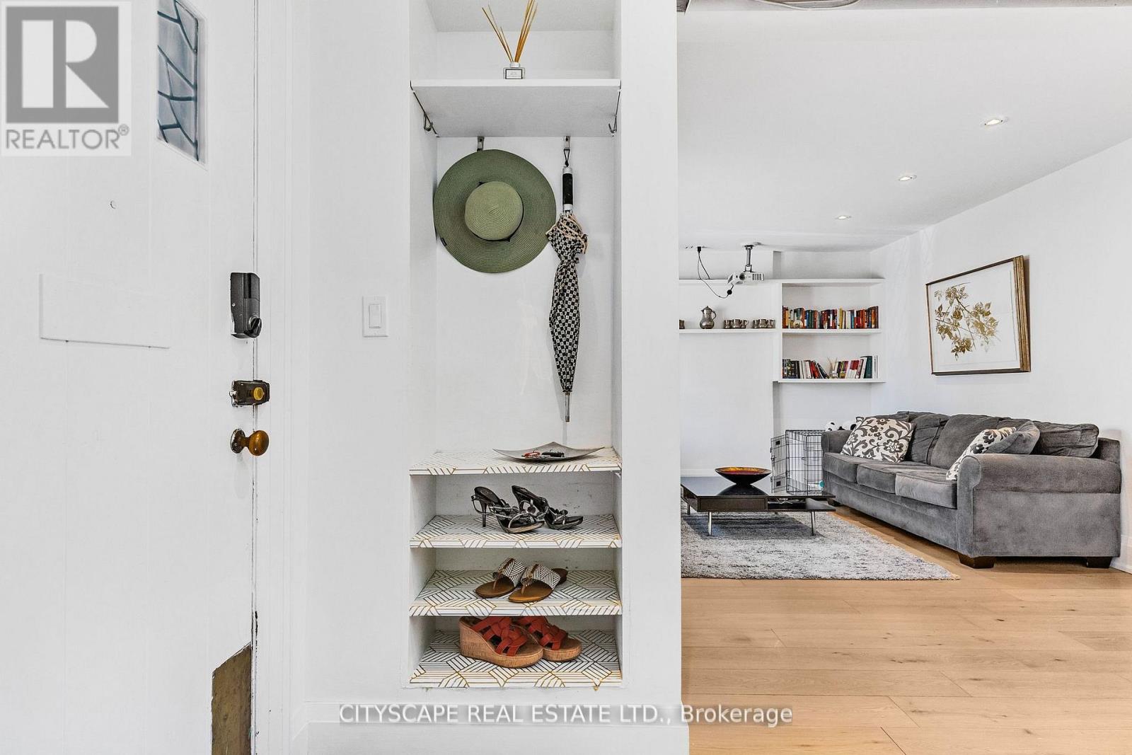 555 Castlefield Avenue, Toronto, Ontario  M5N 1L7 - Photo 6 - C13144894