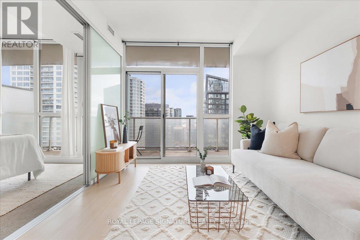 3011 - 75 Queens Wharf Road, Toronto, Ontario  M5V 0J8 - Photo 2 - C13144898