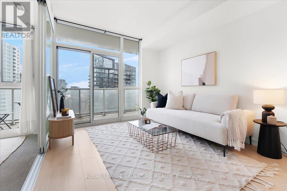 3011 - 75 Queens Wharf Road, Toronto, Ontario  M5V 0J8 - Photo 3 - C13144898