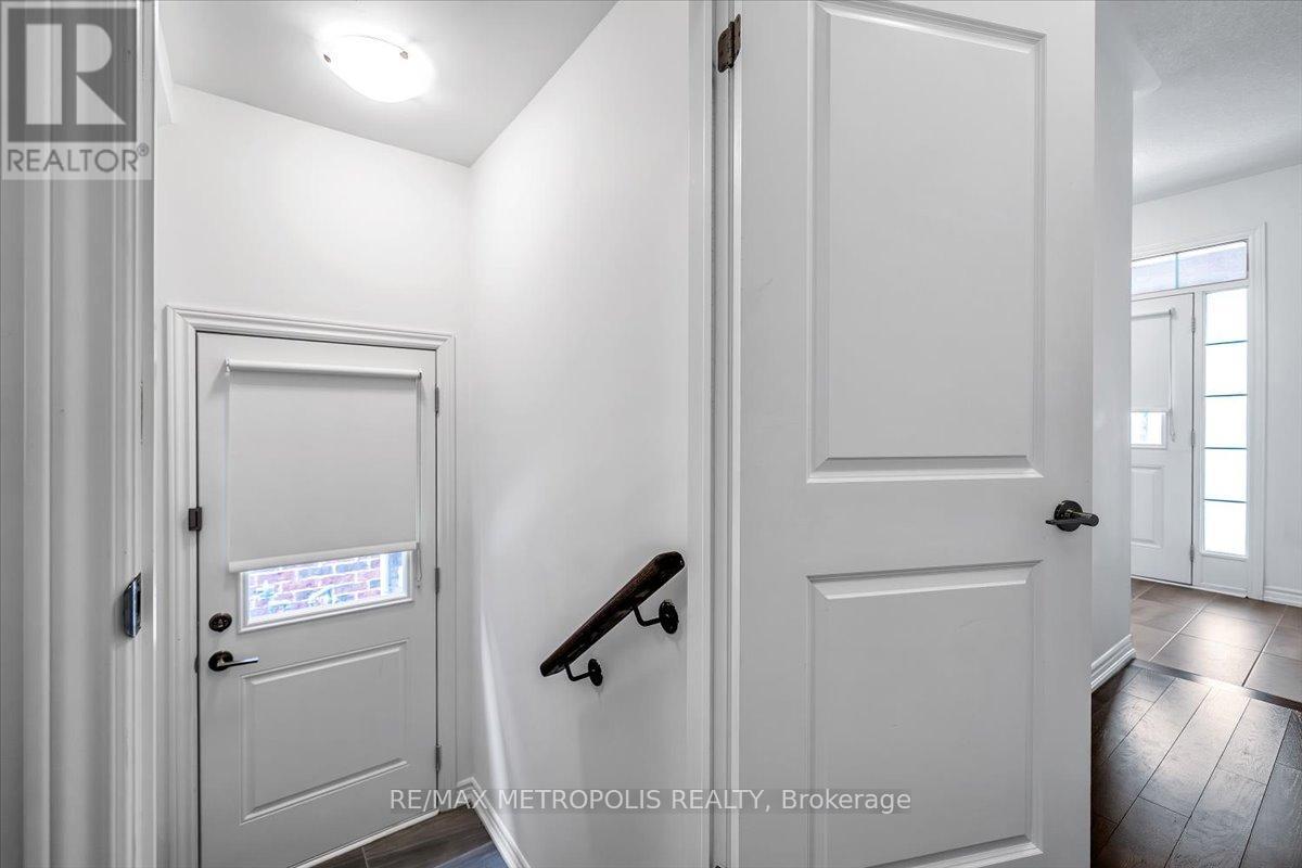 120 Laing Drive, Whitby, Ontario  L1P 0N5 - Photo 12 - E13144592