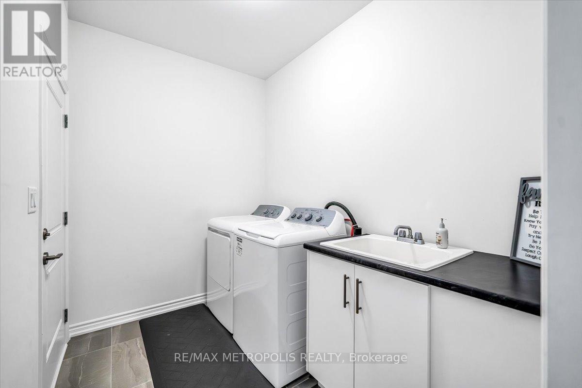 120 Laing Drive, Whitby, Ontario  L1P 0N5 - Photo 13 - E13144592