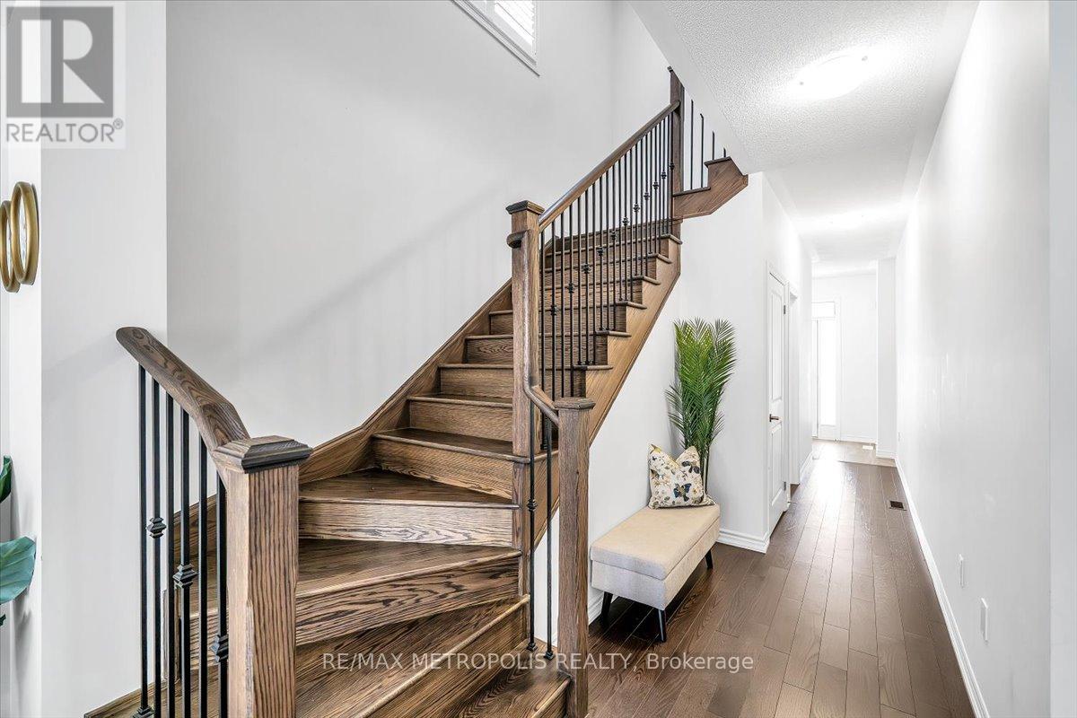 120 Laing Drive, Whitby, Ontario  L1P 0N5 - Photo 14 - E13144592