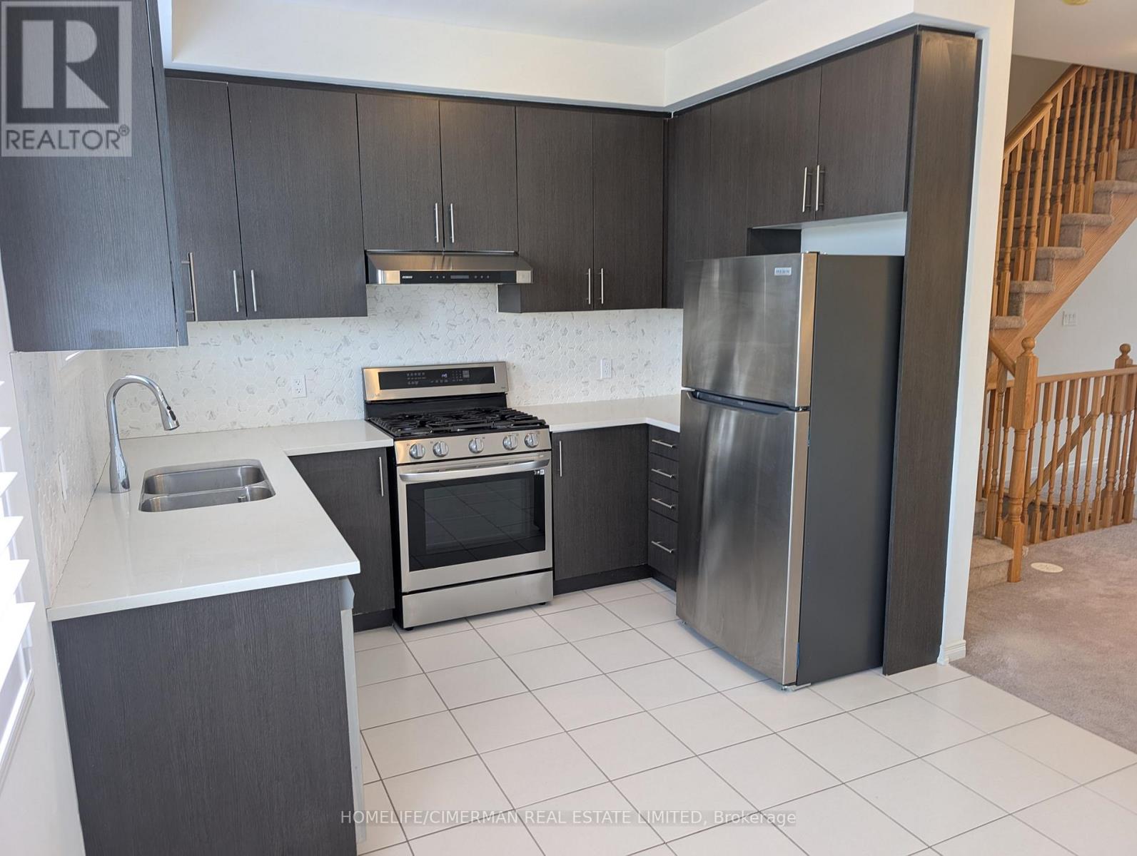 1410 Coral Springs Path, Oshawa, Ontario  L1K 3G1 - Photo 3 - E13144668