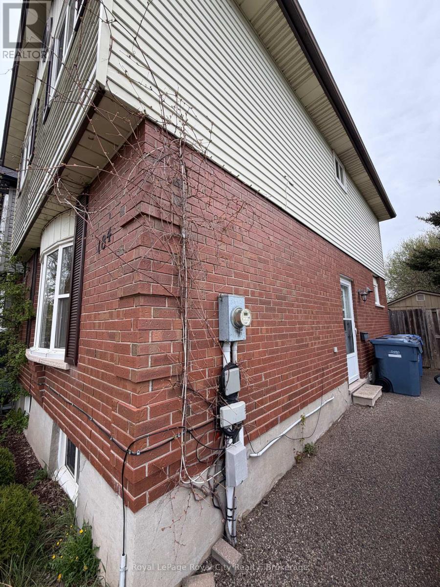 184 Ironwood Road, Guelph, Ontario  N1G 3R4 - Photo 2 - X13013118