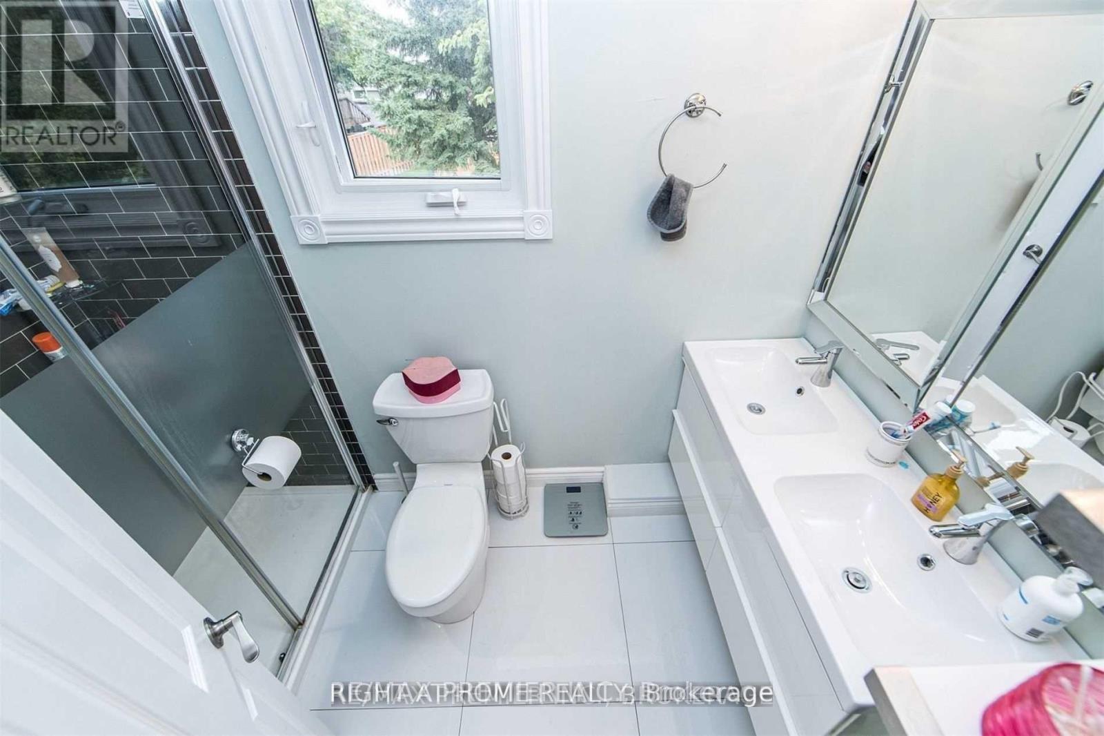Main - 376 Kelly Crescent, Newmarket, Ontario  L3Y 7K2 - Photo 13 - N13144596