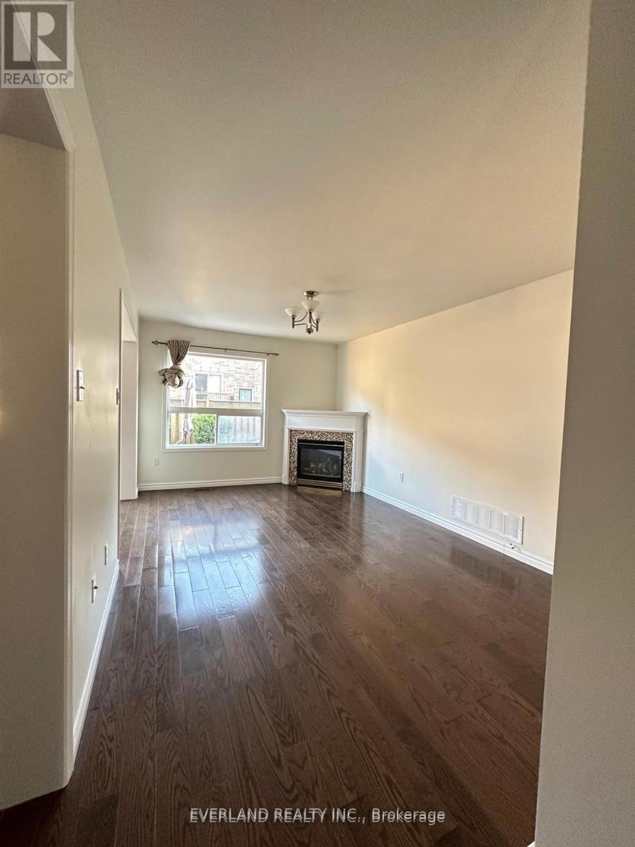 7 Bassett Avenue, Richmond Hill, Ontario  L4B 4M8 - Photo 3 - N13144648