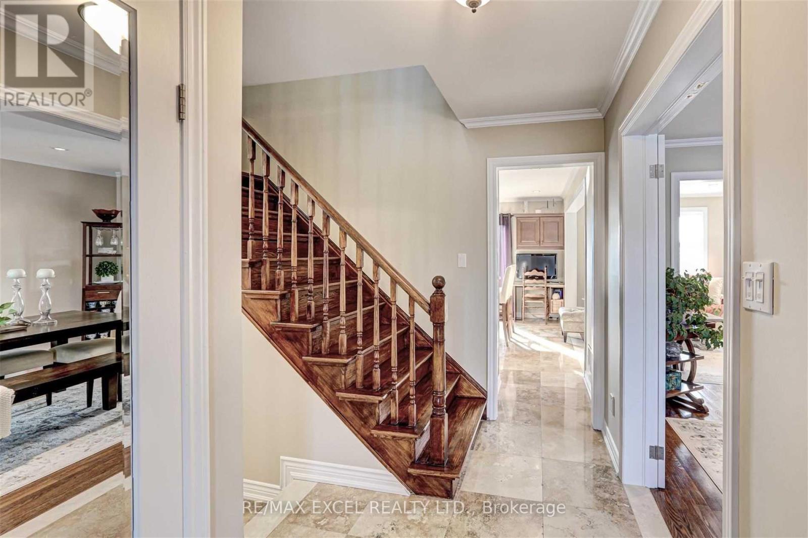 Upper - 59 Pentland Crescent, Vaughan, Ontario  L6A 1T5 - Photo 3 - N13144834