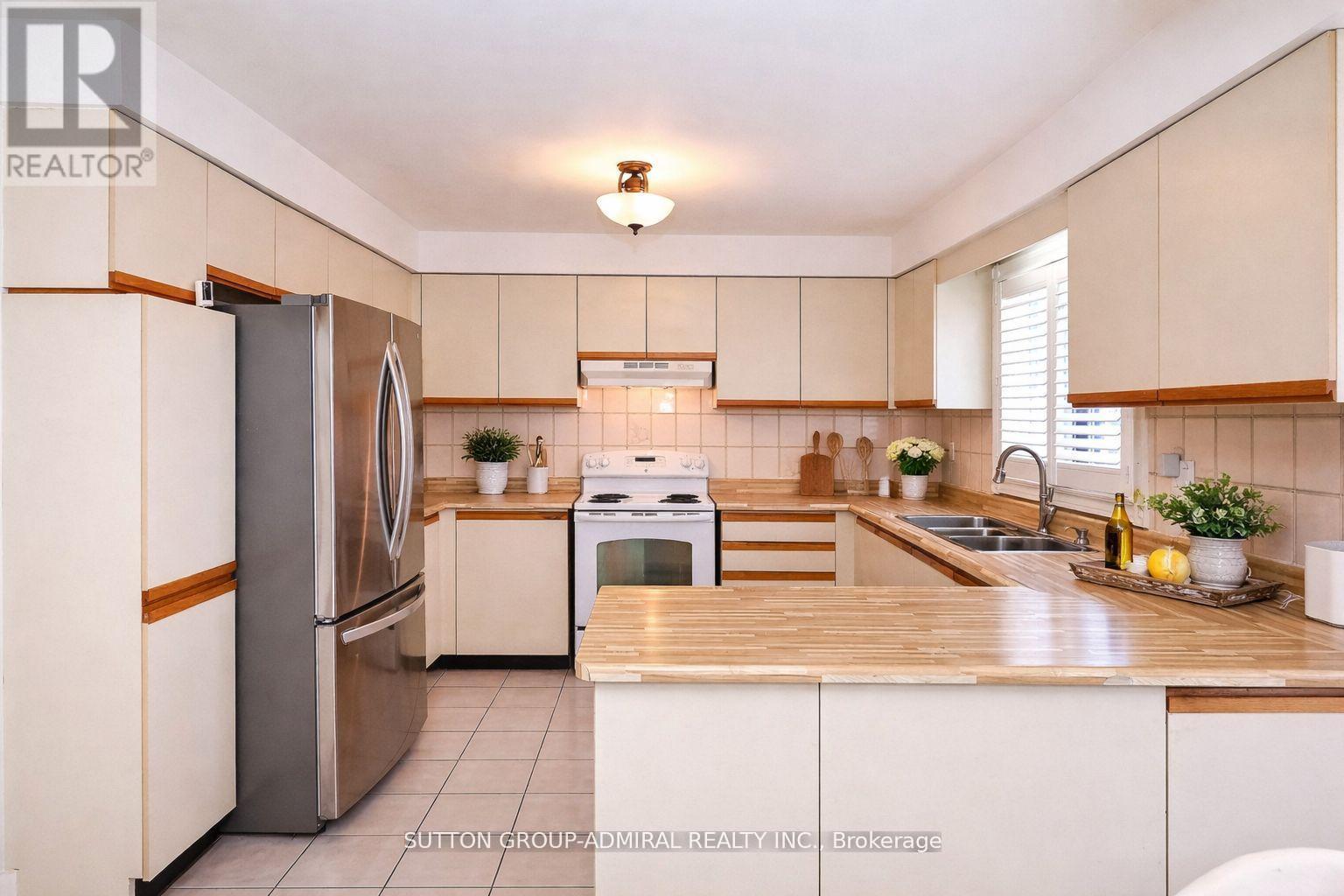45 Royal Garden Boulevard, Vaughan, Ontario  L4L 7C4 - Photo 13 - N13144860