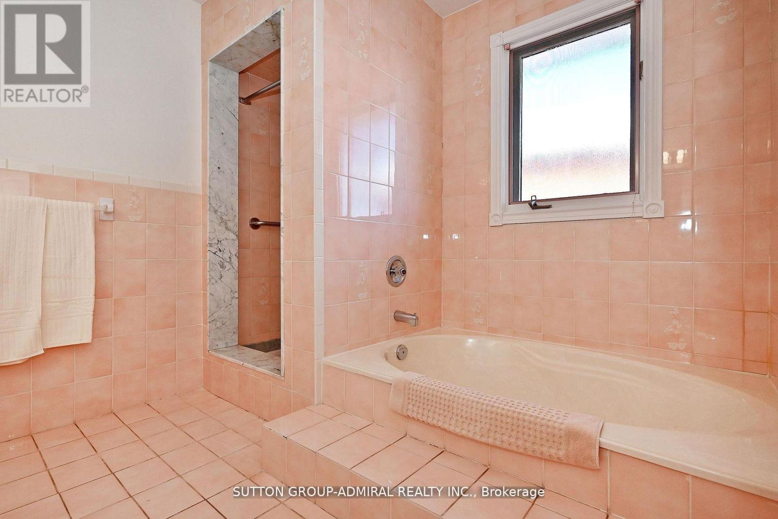 45 Royal Garden Boulevard, Vaughan, Ontario  L4L 7C4 - Photo 33 - N13144860
