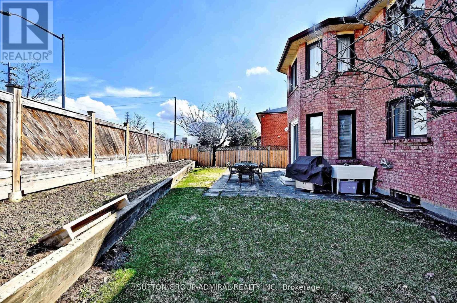 45 Royal Garden Boulevard, Vaughan, Ontario  L4L 7C4 - Photo 39 - N13144860