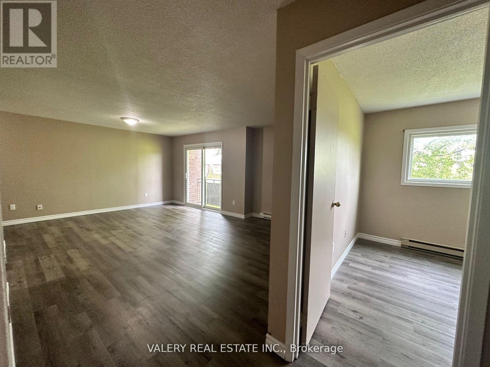 1 - 9 Lowndes Ave Avenue, Georgina, Ontario  L4P 3T1 - Photo 4 - N13144878