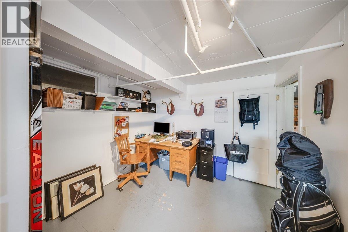 490 Austad Lane, Trail, British Columbia  V1R 3K6 - Photo 27 - 10387521