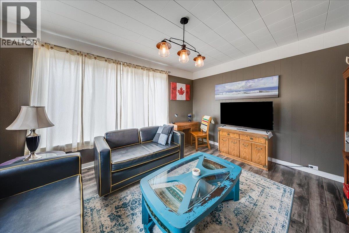 490 Austad Lane, Trail, British Columbia  V1R 3K6 - Photo 41 - 10387521