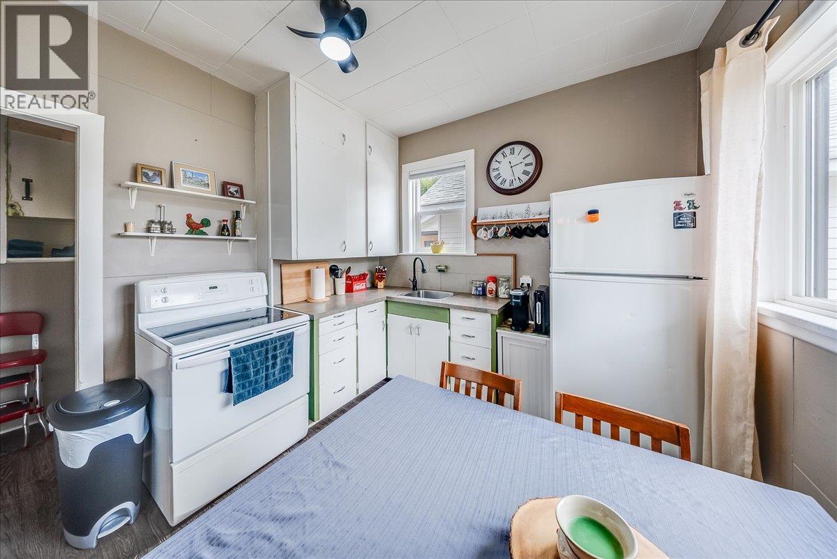 490 Austad Lane, Trail, British Columbia  V1R 3K6 - Photo 45 - 10387521