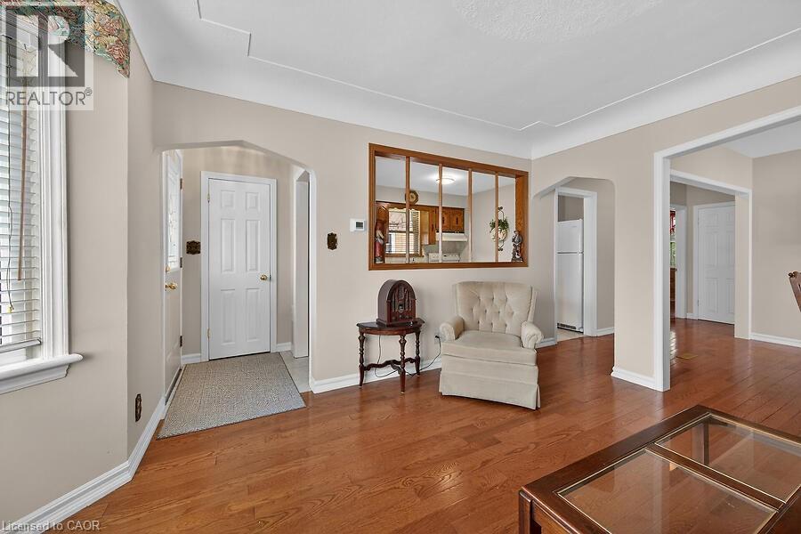 954 Queensdale Avenue E, Hamilton, Ontario  L8T 1H6 - Photo 14 - 40831287