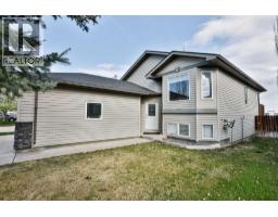 404 Lynx Crescent N, Lethbridge, Alberta