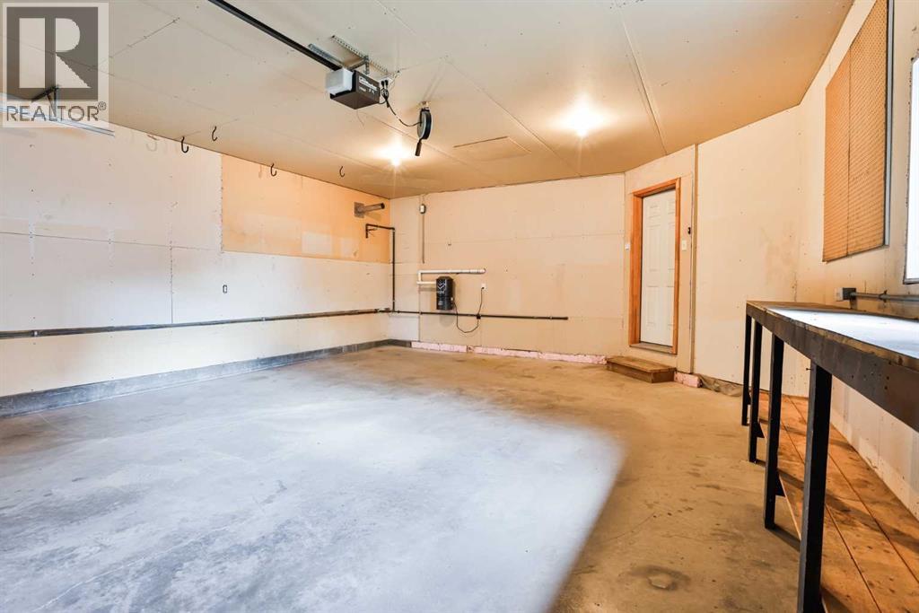 404 Lynx Crescent N, Lethbridge, Alberta  T1H 6X6 - Photo 9 - A2309111