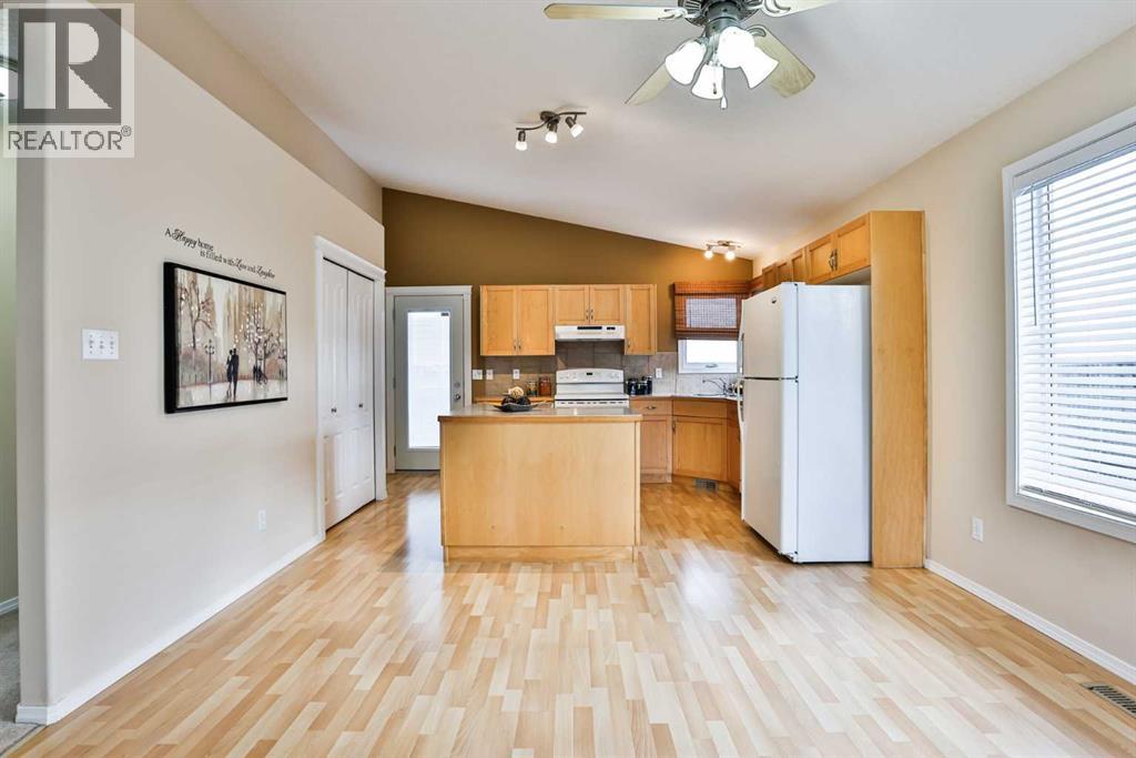 404 Lynx Crescent N, Lethbridge, Alberta  T1H 6X6 - Photo 15 - A2309111
