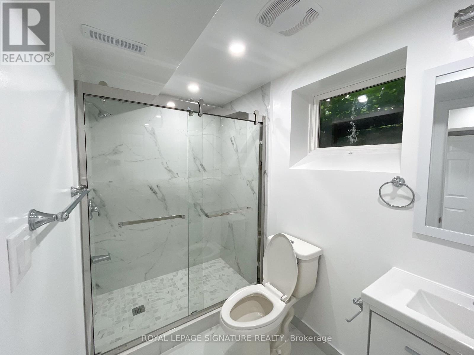 12 Beaverton Road N, Richmond Hill, Ontario  L4C 3J7 - Photo 19 - N13142522