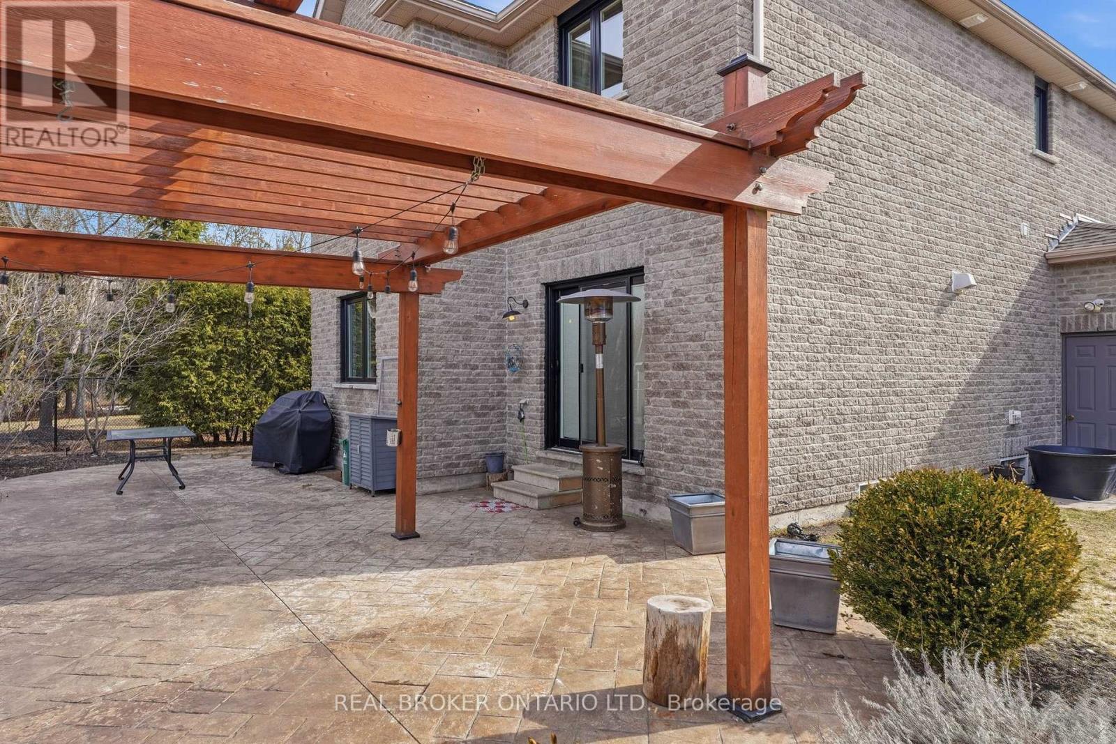 44 Saltzburg Crescent, Georgina, Ontario  L4P 4H3 - Photo 37 - N13142892