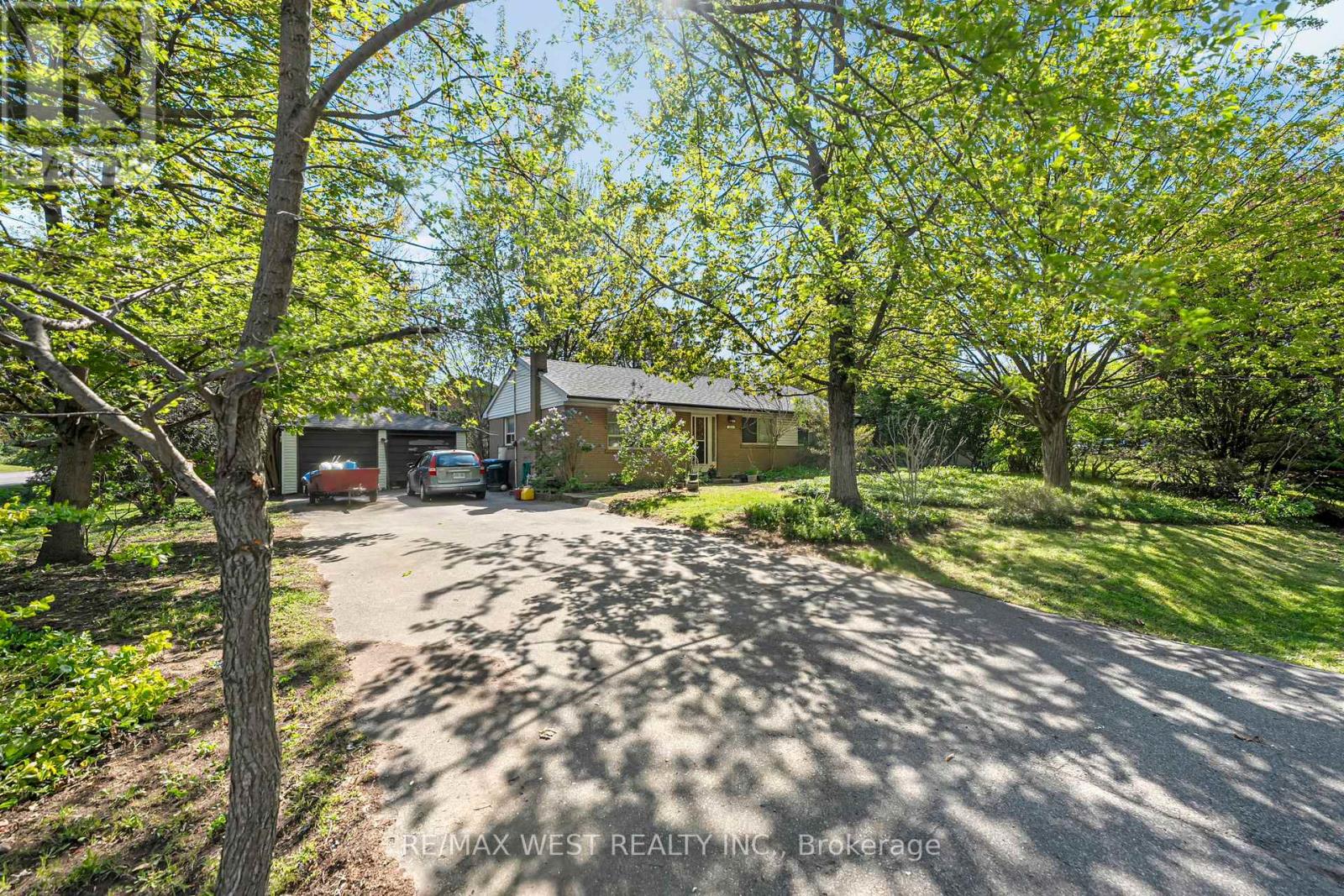 1610 Magenta Court, Mississauga, Ontario  L5G 3A7 - Photo 11 - W13144594