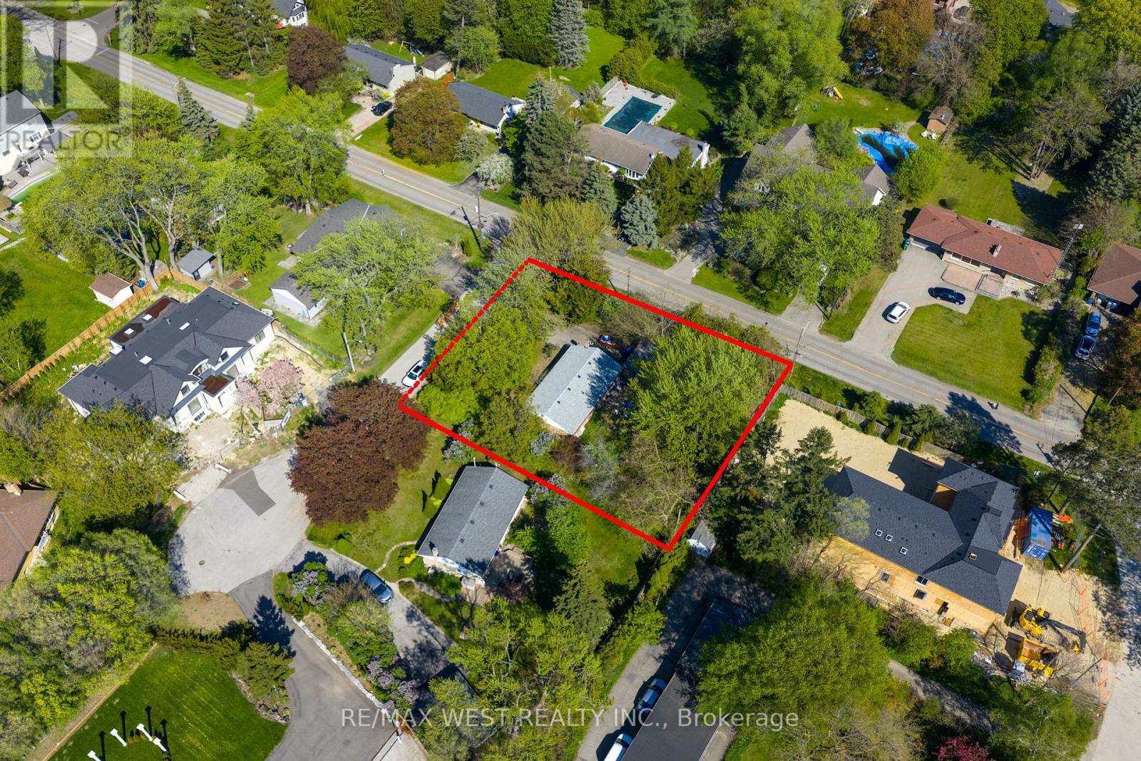 1610 Magenta Court, Mississauga, Ontario  L5G 3A7 - Photo 4 - W13144594