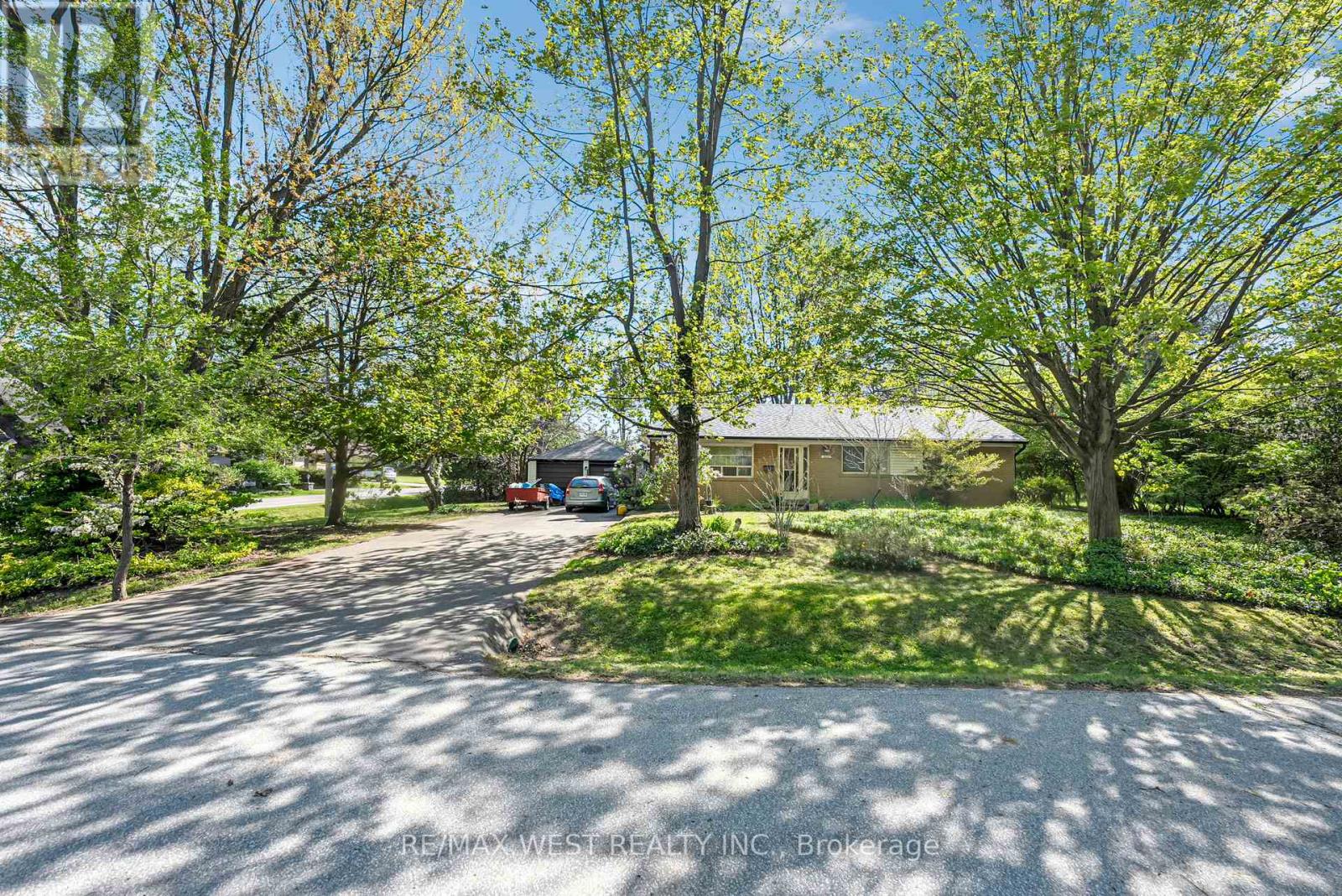 1610 Magenta Court, Mississauga, Ontario  L5G 3A7 - Photo 7 - W13144594