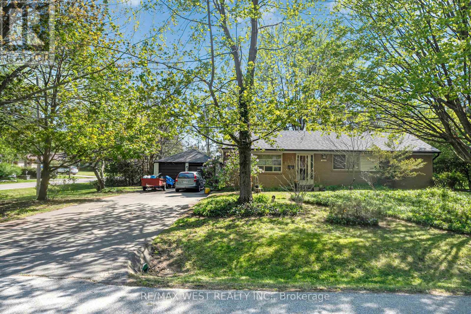 1610 Magenta Court, Mississauga, Ontario  L5G 3A7 - Photo 8 - W13144594