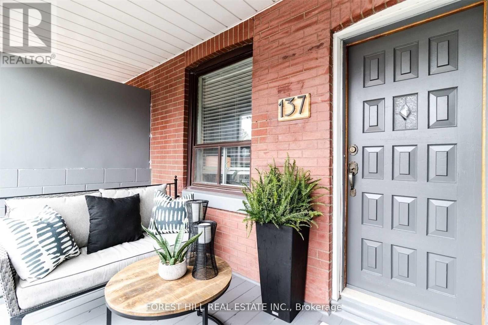 Main - 137 Earlscourt Avenue, Toronto, Ontario  M6E 4A8 - Photo 1 - W13144604