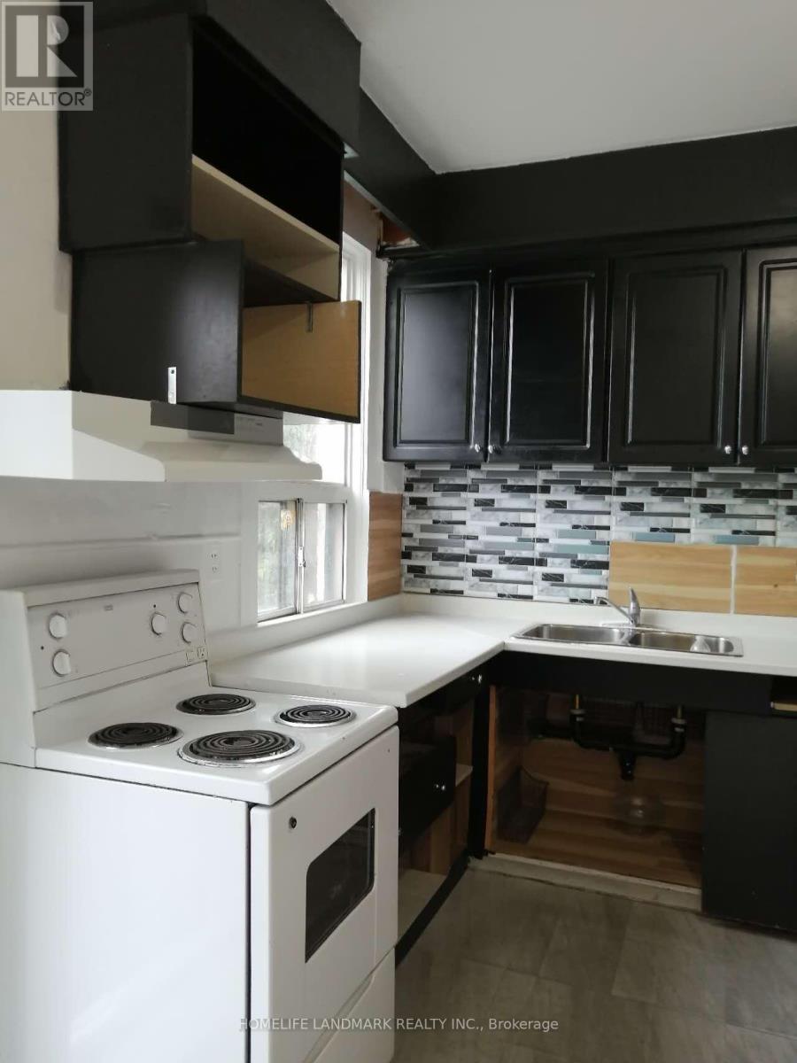 Main & Bsmt - 19 Armstrong Avenue, Toronto, Ontario  M6H 1V9 - Photo 2 - W13144626