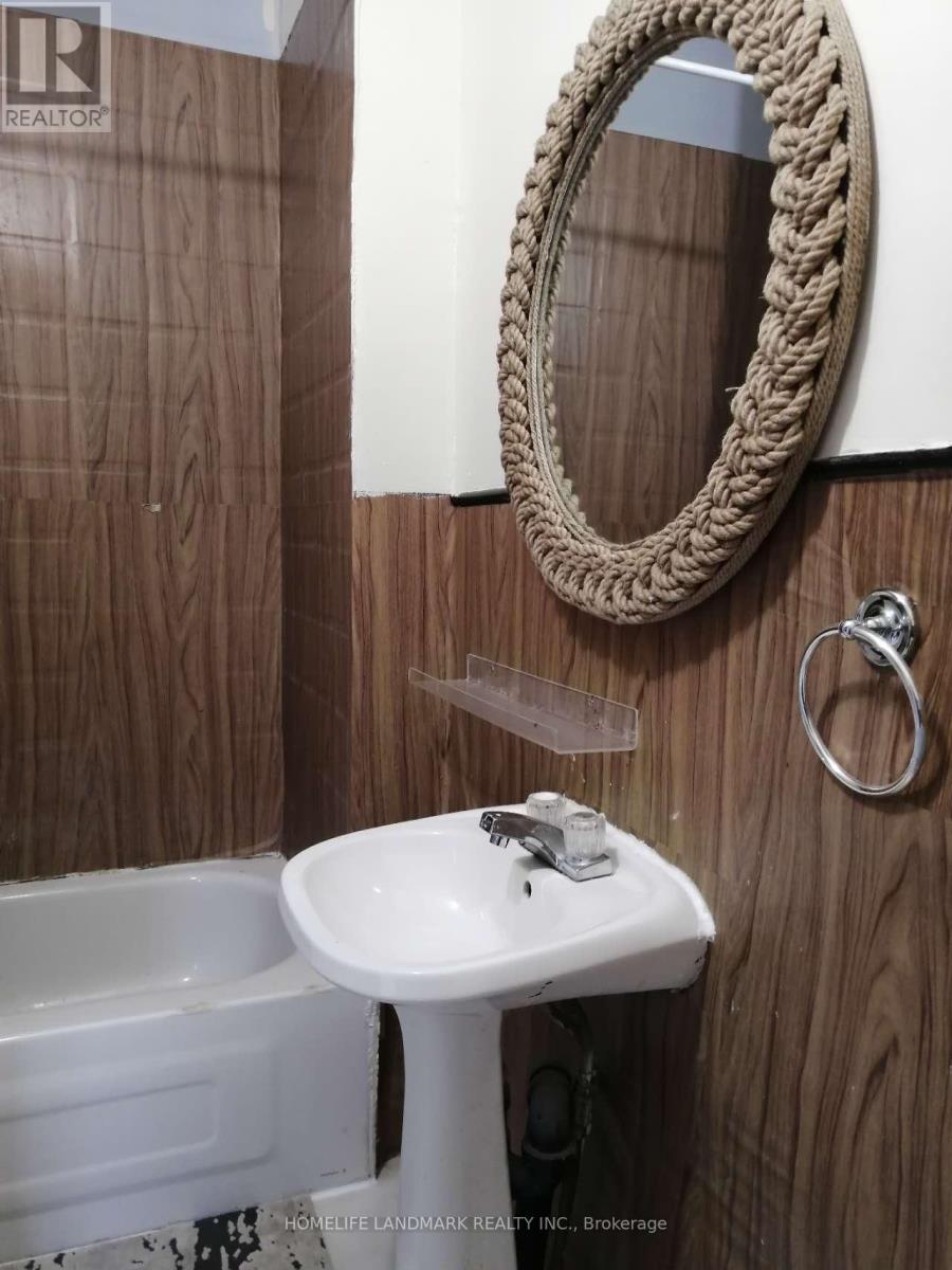 Main & Bsmt - 19 Armstrong Avenue, Toronto, Ontario  M6H 1V9 - Photo 3 - W13144626