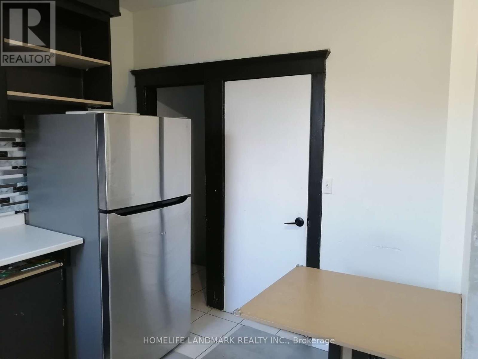 Main & Bsmt - 19 Armstrong Avenue, Toronto, Ontario  M6H 1V9 - Photo 5 - W13144626