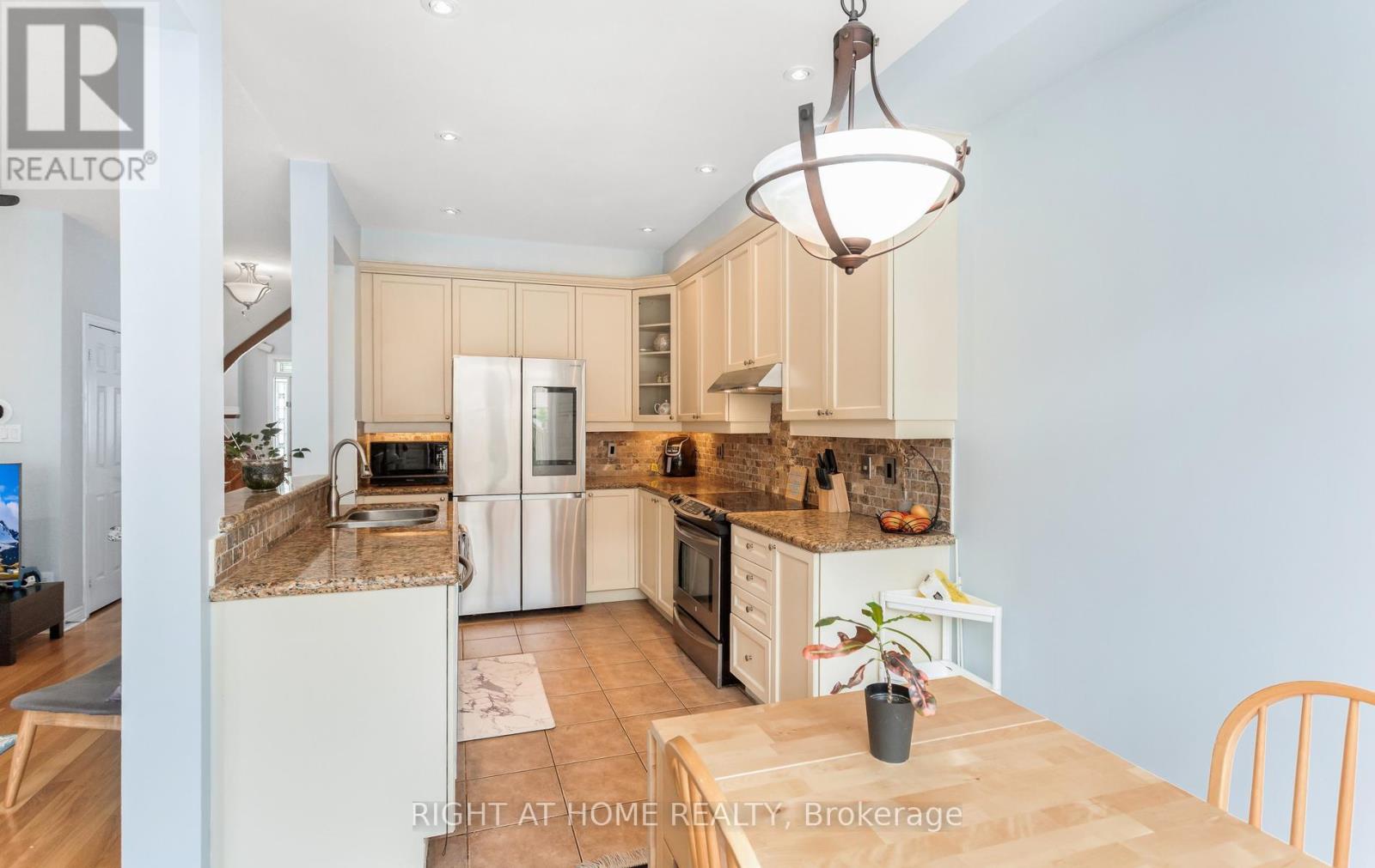 3852 Bloomington Crescent, Mississauga, Ontario  L5M 0A3 - Photo 15 - W13144632