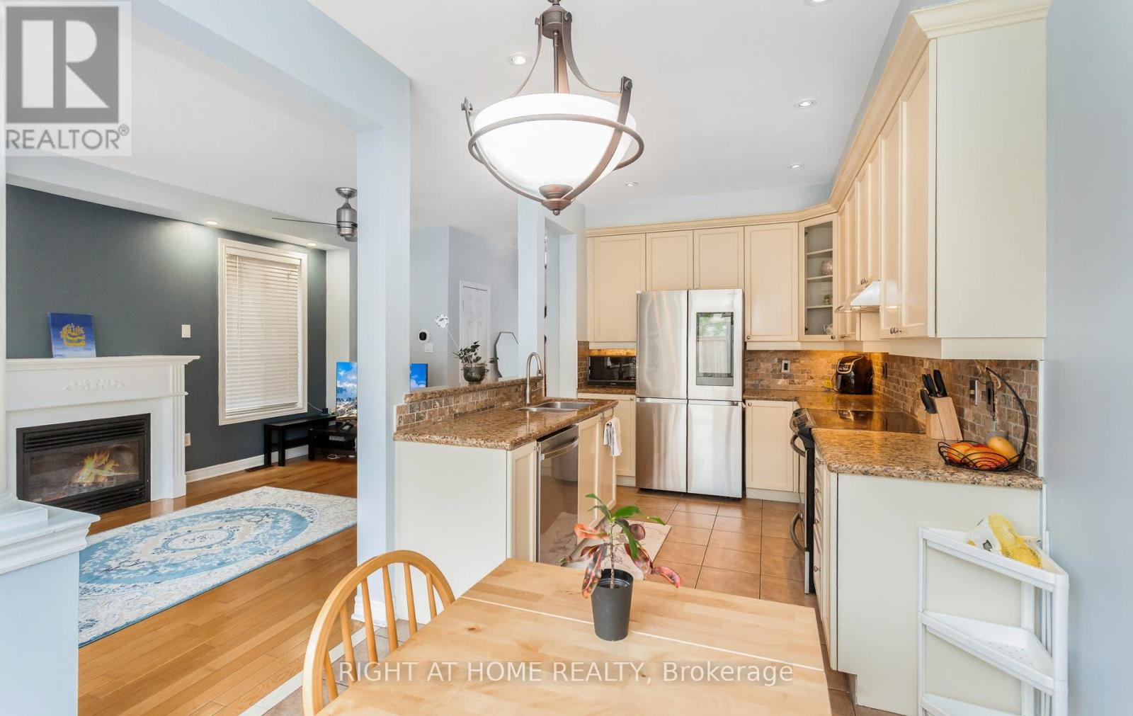 3852 Bloomington Crescent, Mississauga, Ontario  L5M 0A3 - Photo 16 - W13144632