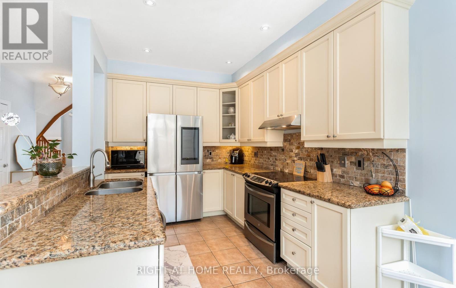 3852 Bloomington Crescent, Mississauga, Ontario  L5M 0A3 - Photo 18 - W13144632