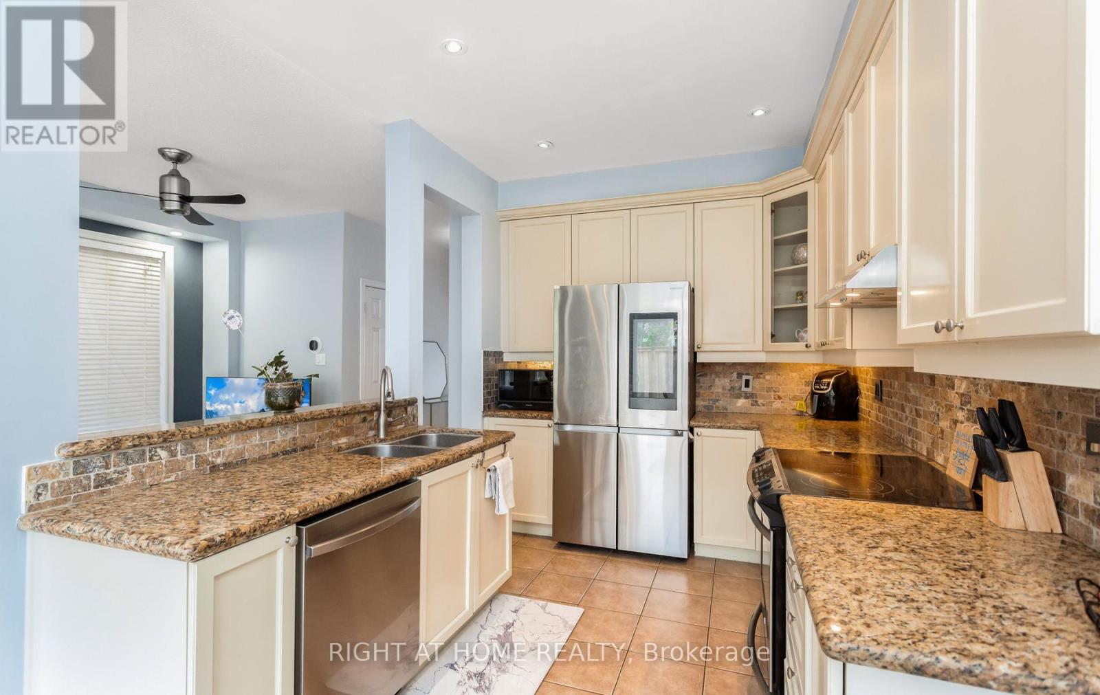 3852 Bloomington Crescent, Mississauga, Ontario  L5M 0A3 - Photo 19 - W13144632