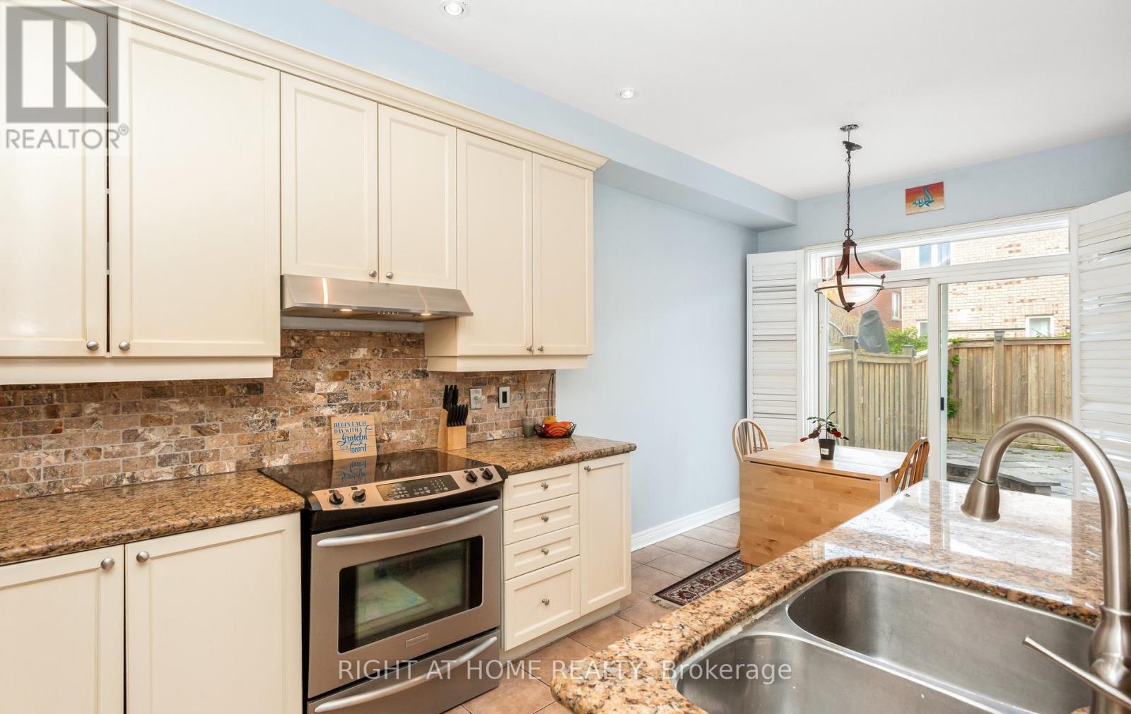 3852 Bloomington Crescent, Mississauga, Ontario  L5M 0A3 - Photo 21 - W13144632