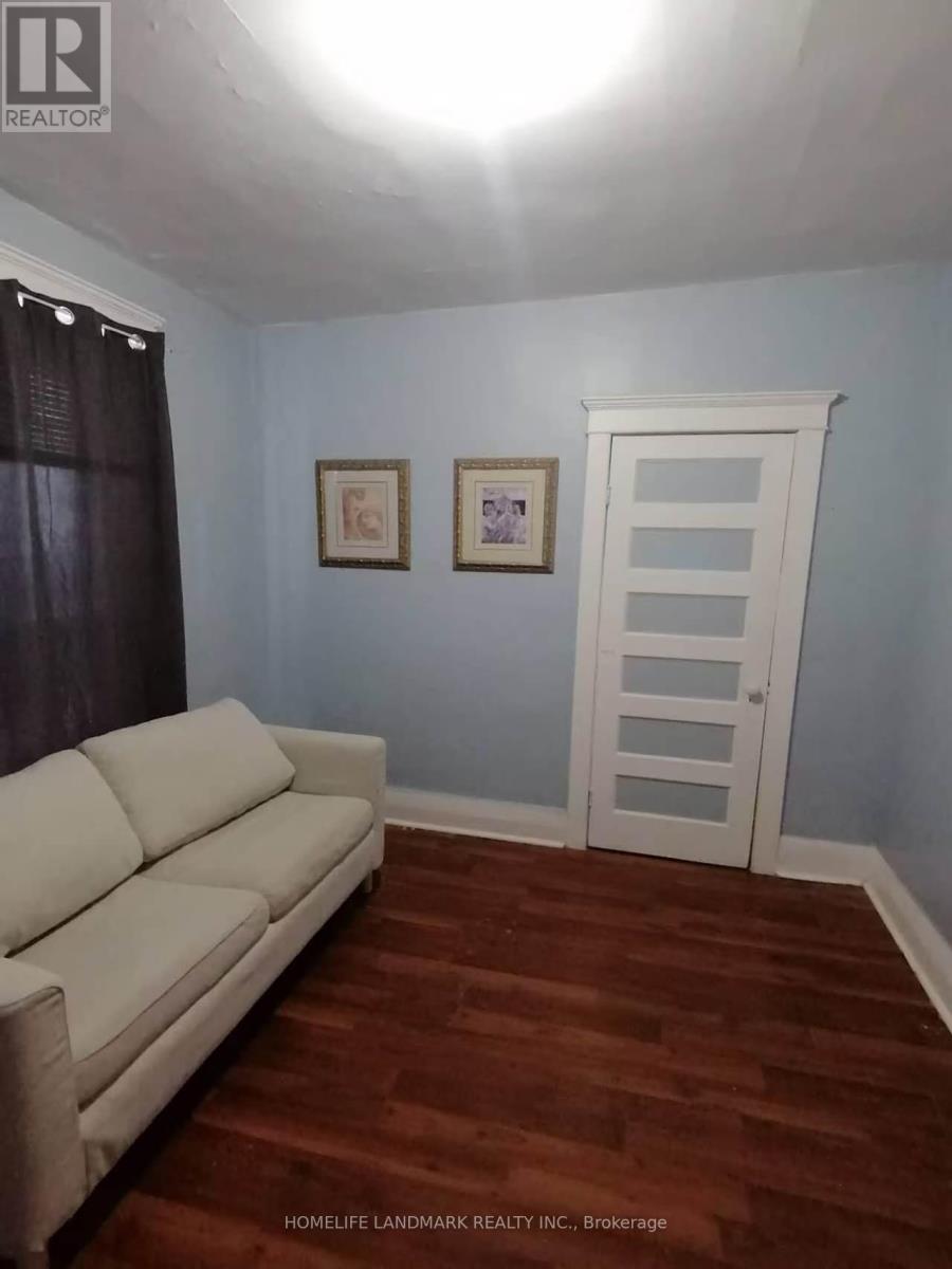 2nd Fl - 19 Armstrong Avenue, Toronto, Ontario  M6H 1V9 - Photo 6 - W13144650