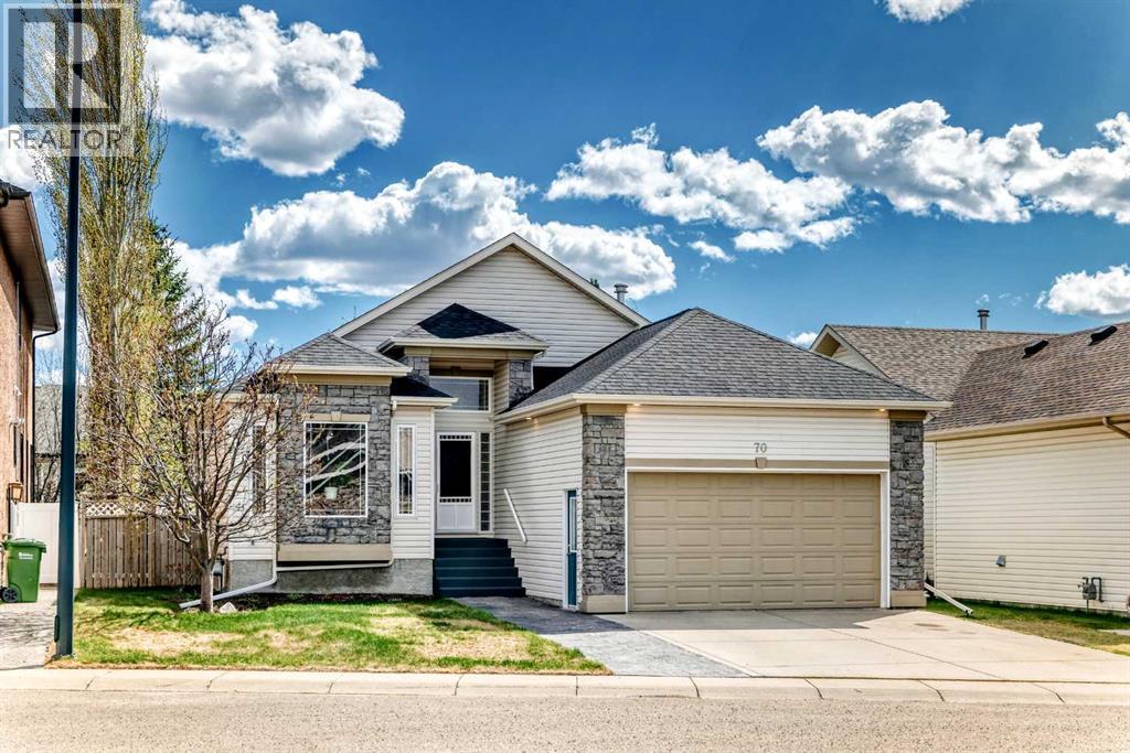 70 Abraham Close, Red Deer, Alberta  T4R 3A9 - Photo 1 - A2309625